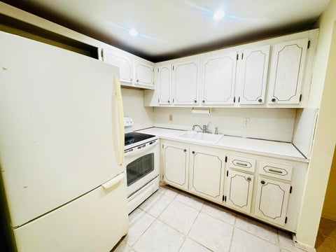 Tiny photo for 3005 Cambridge A, Deerfield Beach, FL 33442 (MLS # B26090419)