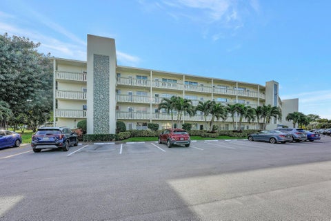 Tiny photo for 3005 Cambridge A, Deerfield Beach, FL 33442 (MLS # B26090419)