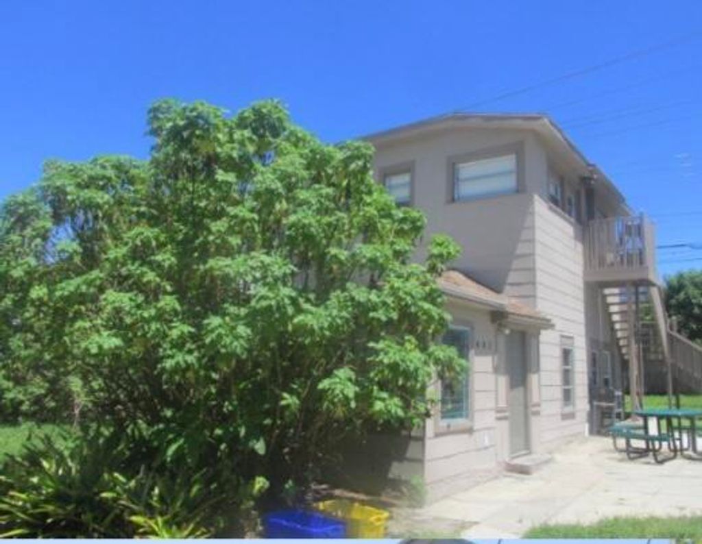 Photo of 402 N A Street, Lake Worth Beach, FL 33460 (MLS # R11144589)