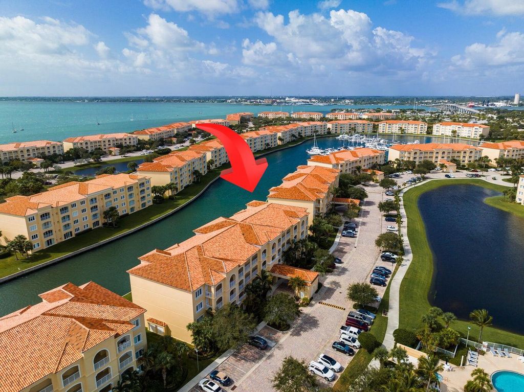 Photo of 6 Harbour Isle Drive #Ph6, Fort Pierce, FL 34949 (MLS # R11114256)