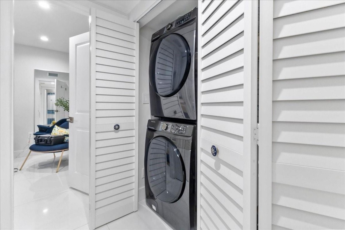 HOLLYWOOD BEACH SECOND AD - Residential