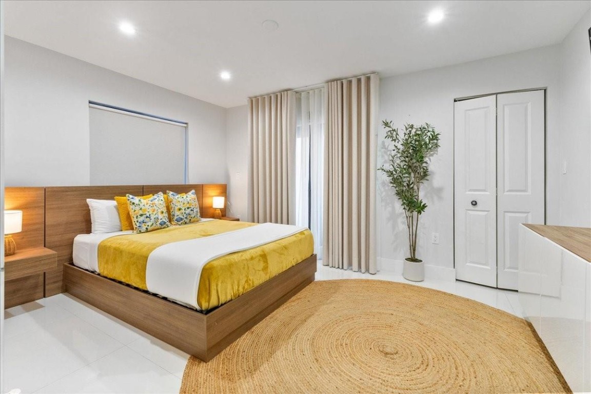 HOLLYWOOD BEACH SECOND AD - Residential