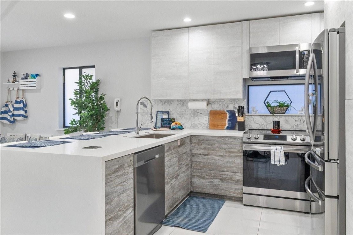 HOLLYWOOD BEACH SECOND AD - Residential