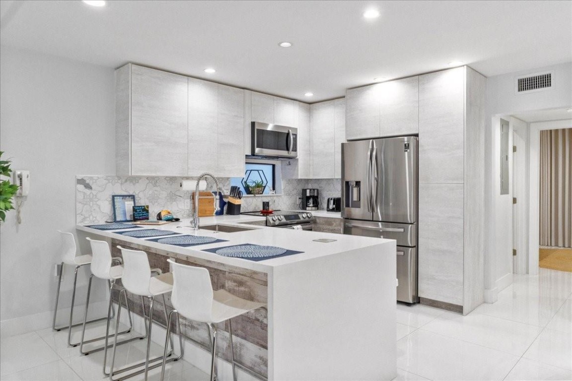 HOLLYWOOD BEACH SECOND AD - Residential