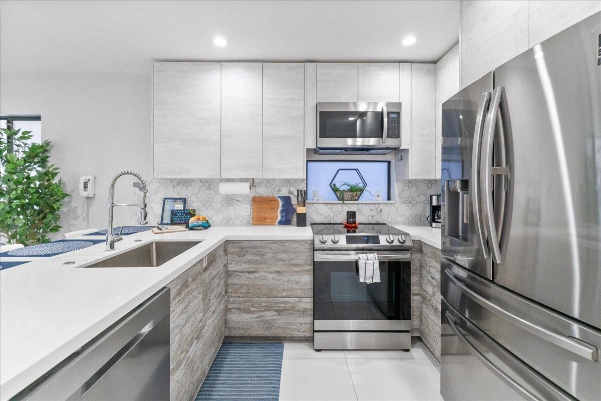 HOLLYWOOD BEACH SECOND AD - Residential