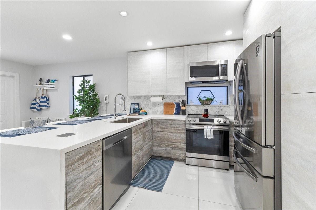 HOLLYWOOD BEACH SECOND AD - Residential