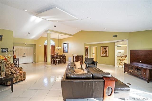 Golf-Tam Village 119-18 B - Residential