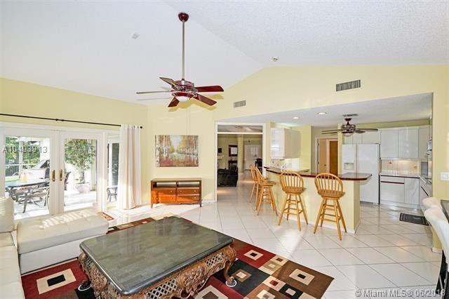 Golf-Tam Village 119-18 B - Residential