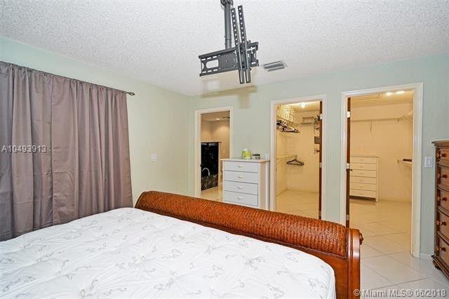 Golf-Tam Village 119-18 B - Residential