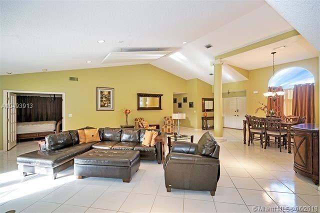 Golf-Tam Village 119-18 B - Residential