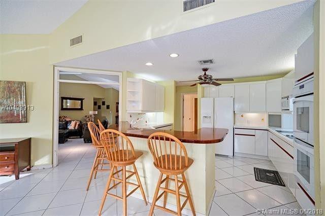 Golf-Tam Village 119-18 B - Residential