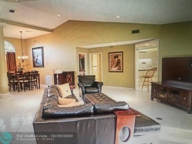 Golf-Tam Village 119-18 B - Residential