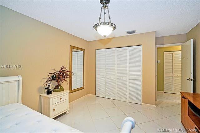 Golf-Tam Village 119-18 B - Residential