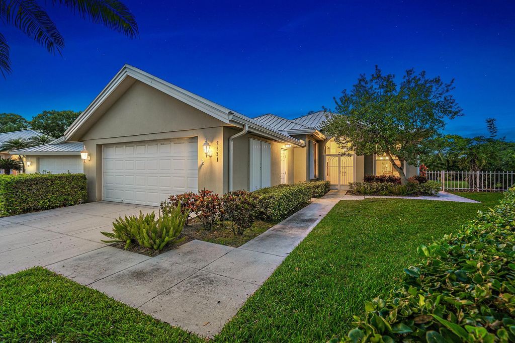 Photo of 2821 SW Brighton Way, Palm City, FL 34990 (MLS # R10972258)