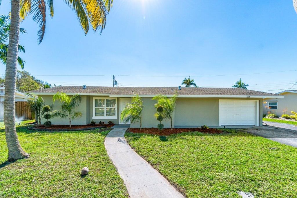 Photo of 1005 Coral Court, Boynton Beach, FL 33426 (MLS # R10957792)