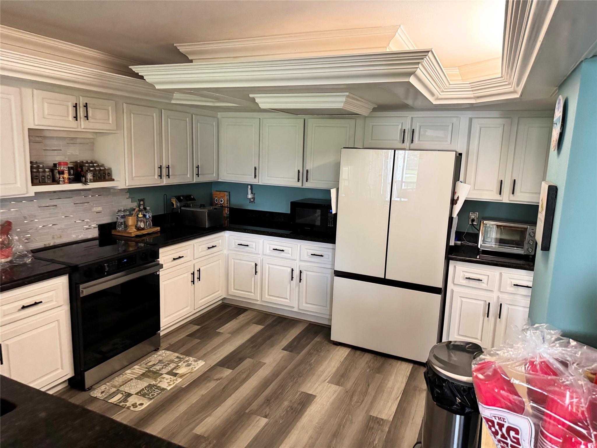 Lakeshore Village at Mead - Residential