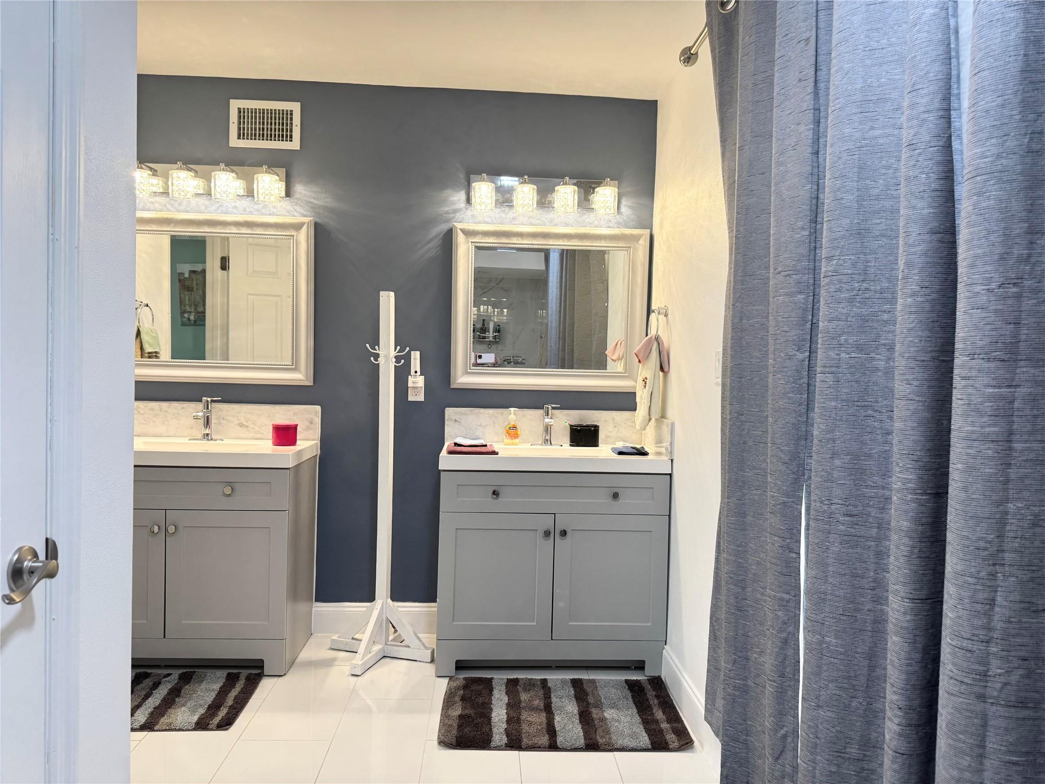 Lakeshore Village at Mead - Residential