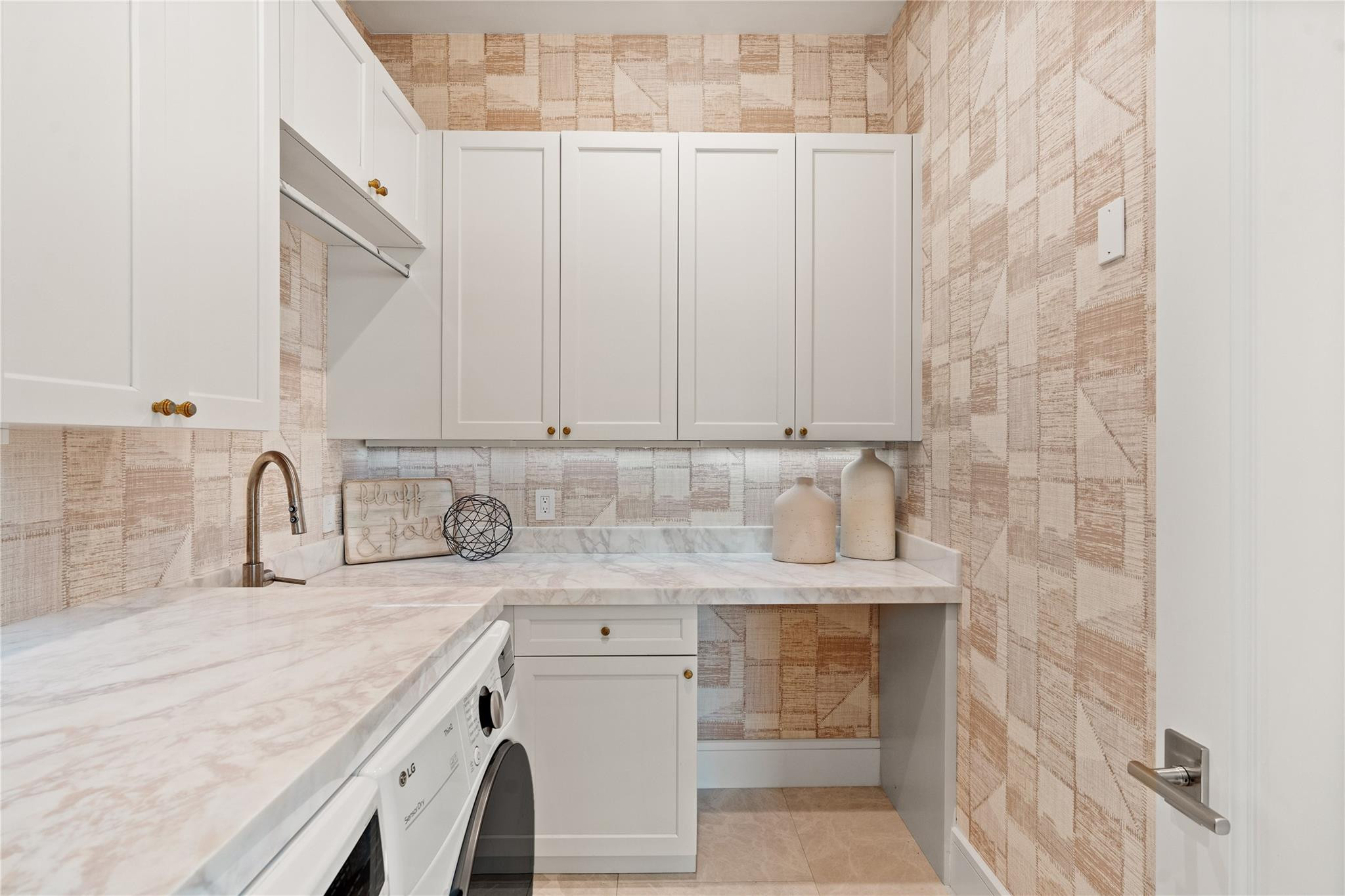 Lighthouse Point 6th Sec - Residential