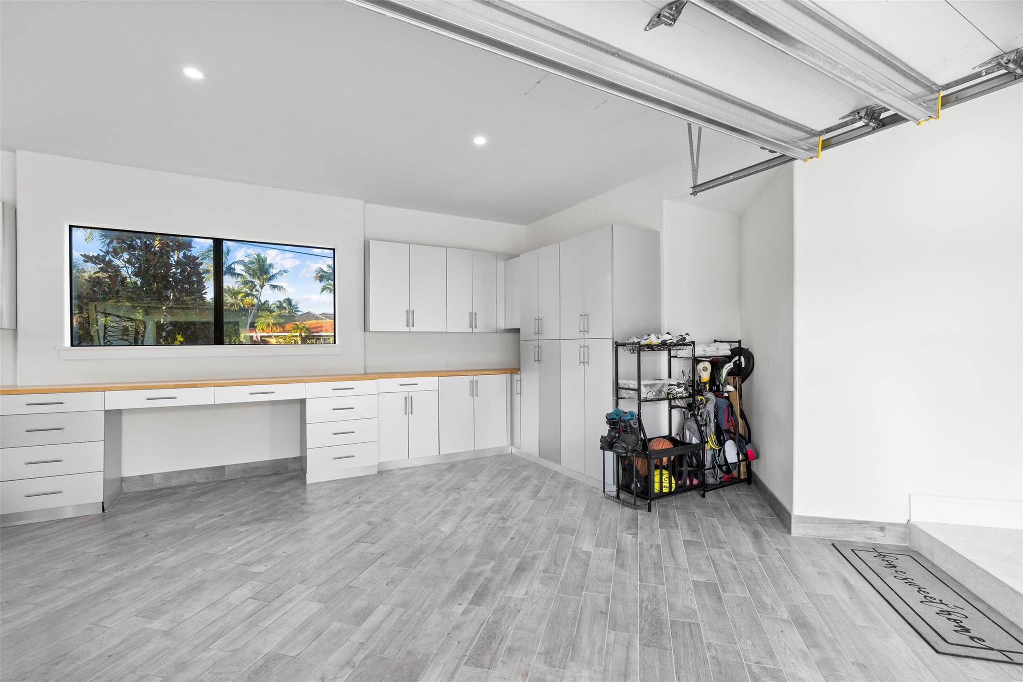 Lighthouse Point 6th Sec - Residential