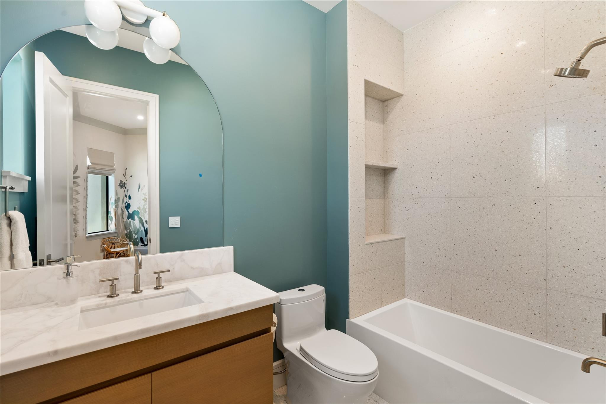 Lighthouse Point 6th Sec - Residential