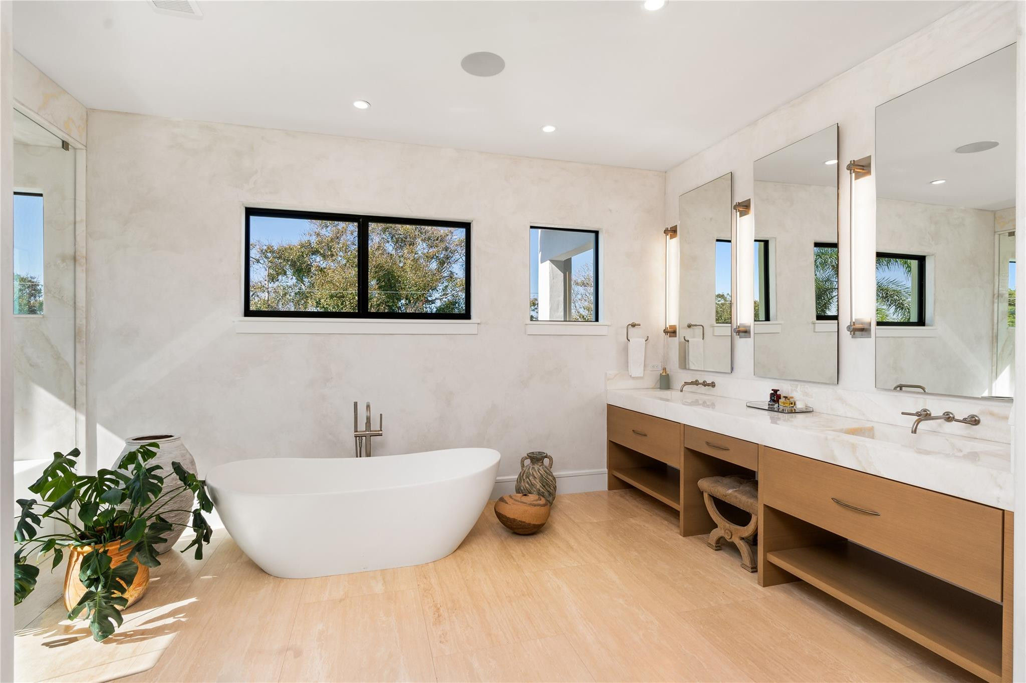 Lighthouse Point 6th Sec - Residential