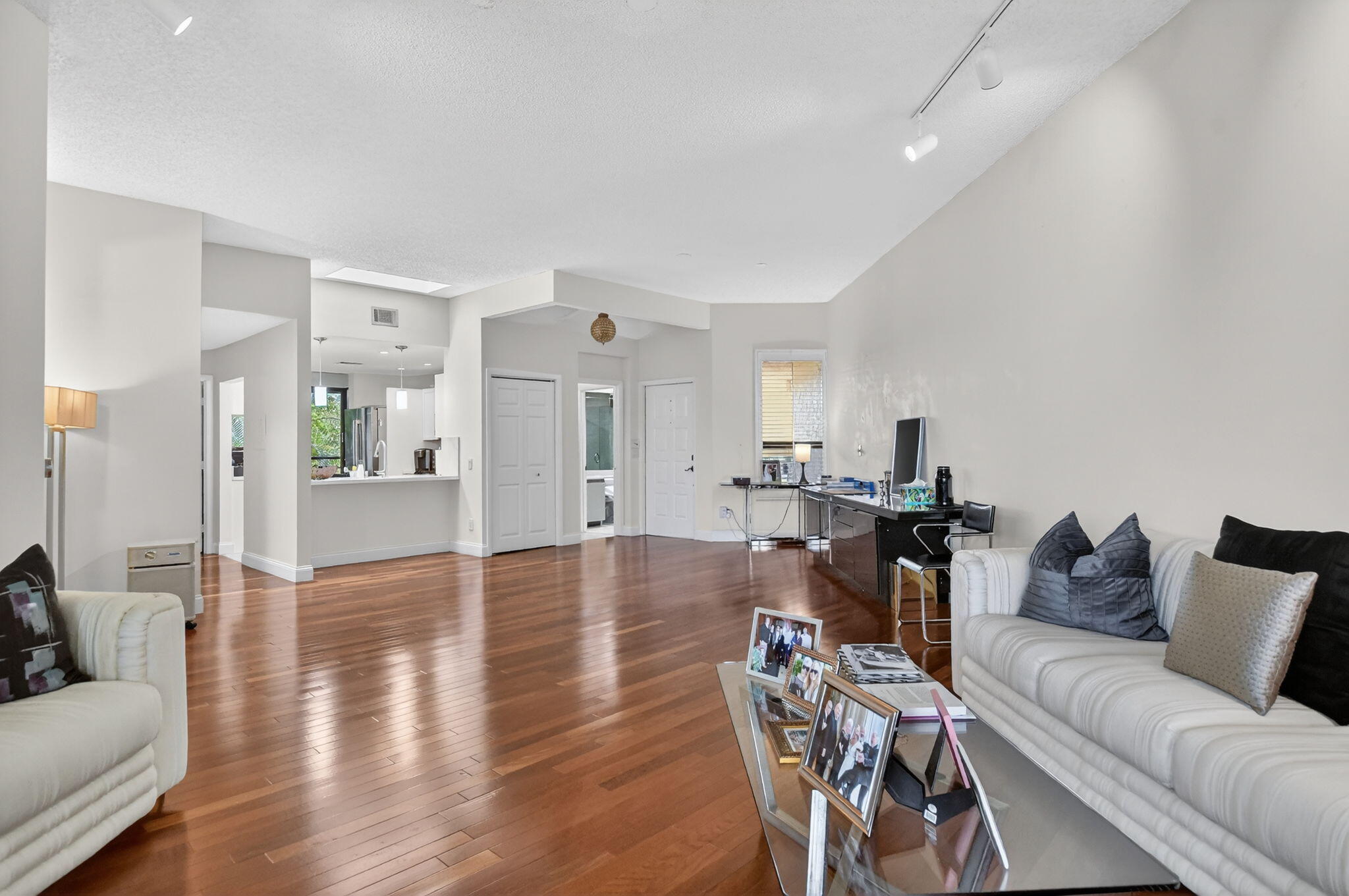 LA PAZ AT BOCA POINTE - Residential