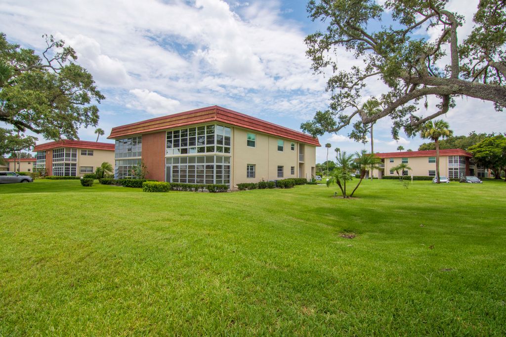 Photo of 61 Woodland Drive #106, Vero Beach, FL 32962 (MLS # B26031999)