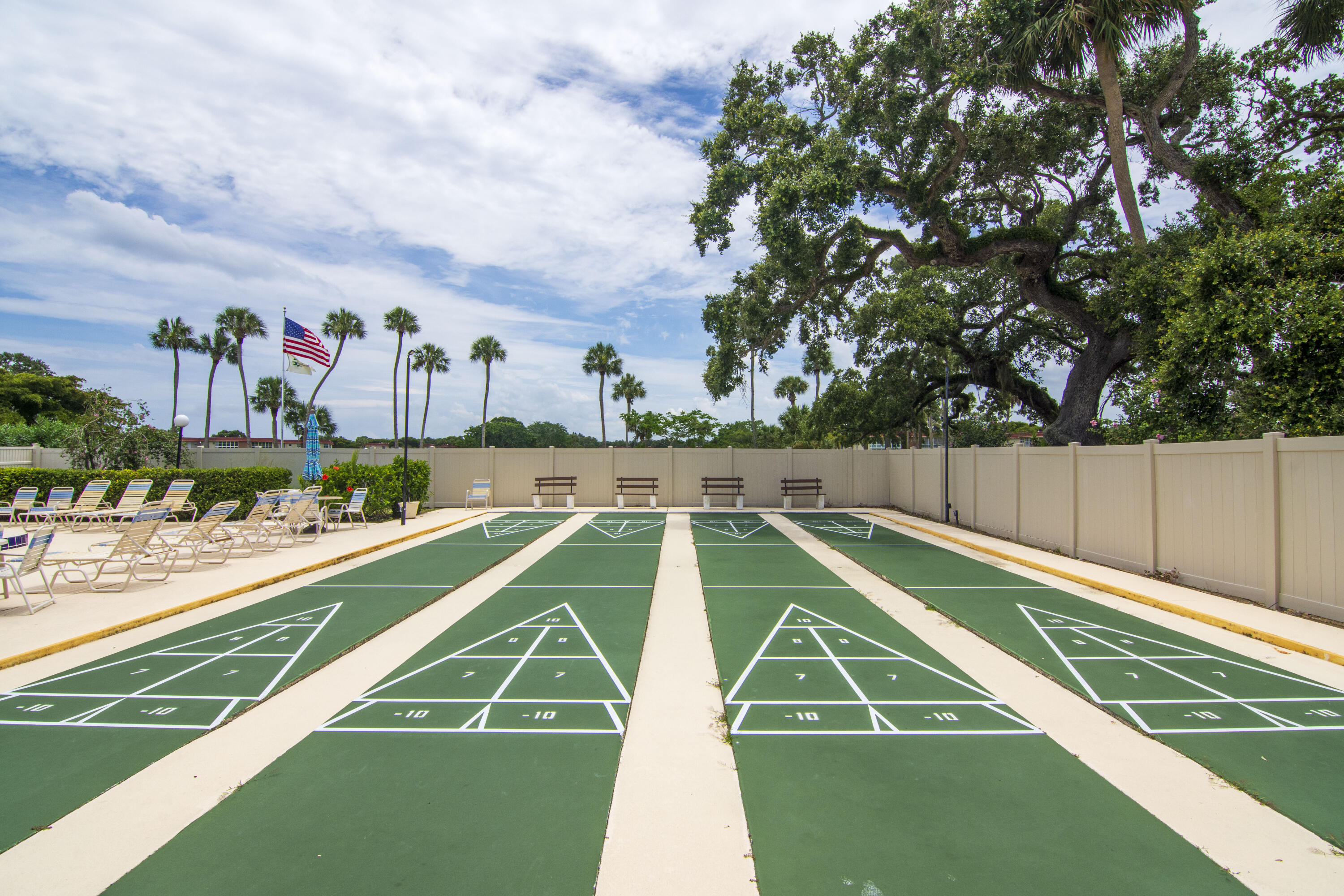 VISTA ROYALE PHASE IV BLDGS 83-111 - Residential
