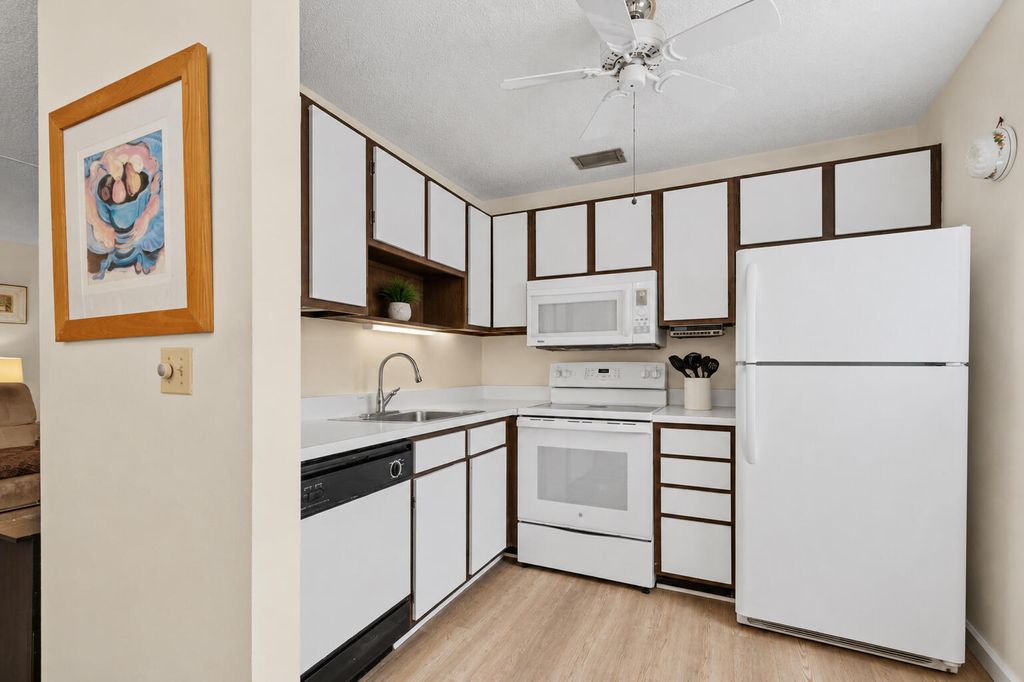 Photo of 61 Woodland Drive #106, Vero Beach, FL 32962 (MLS # B26031999)