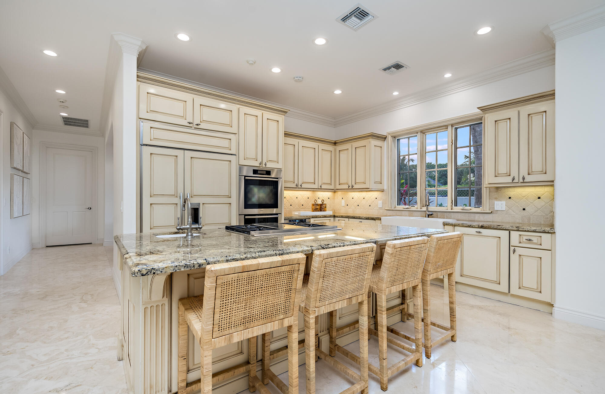 EL ENCANTO - Residential Lease