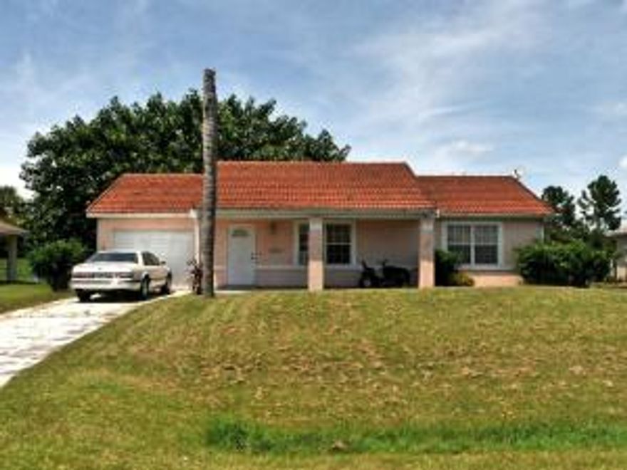 A wonderful opportunity to own a cute home in a beautiful neighborhood. This home is close to 95 and the turnpike.. Also satisfy all your shopping needs from just minutes away.. Listed at a great price for you to put your own personal touch in this home..