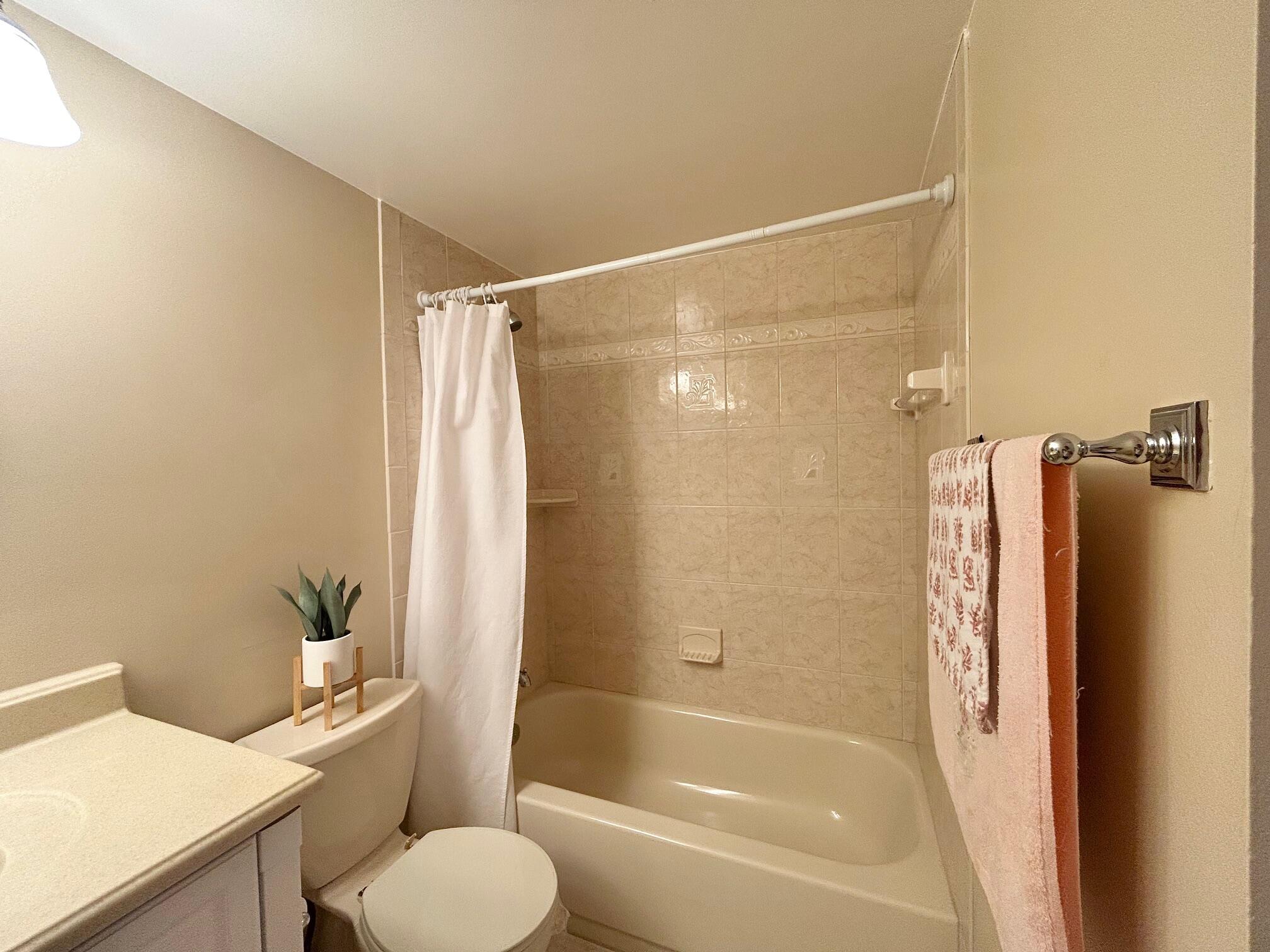 PINE RIDGE SOUTH IV CONDO - Residential Lease