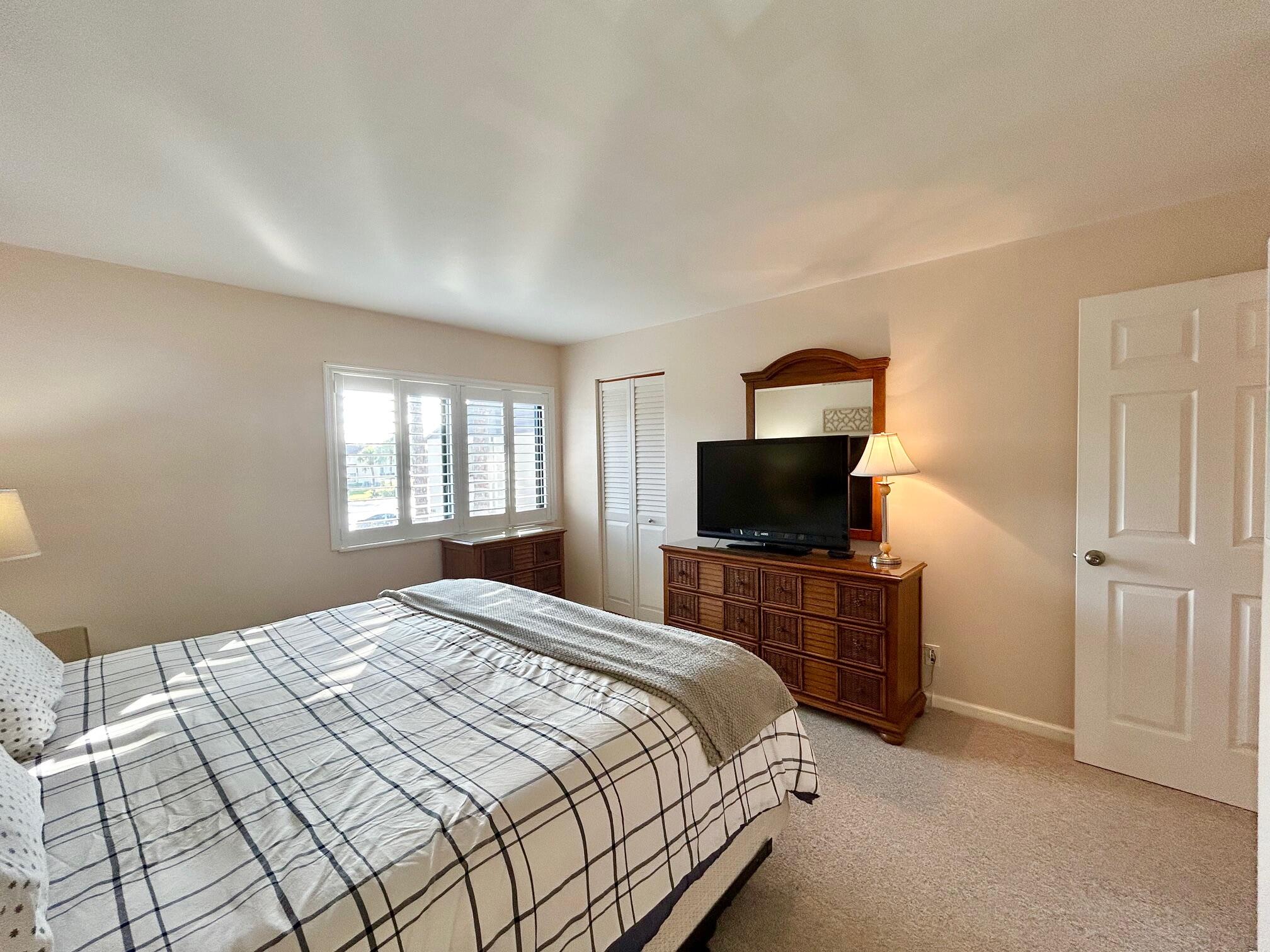 PINE RIDGE SOUTH IV CONDO - Residential Lease