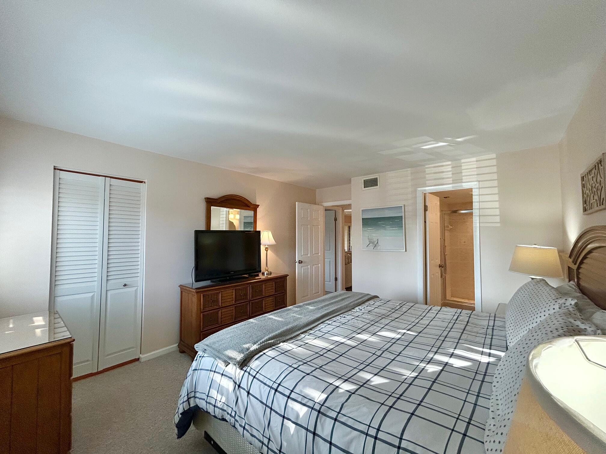 PINE RIDGE SOUTH IV CONDO - Residential Lease