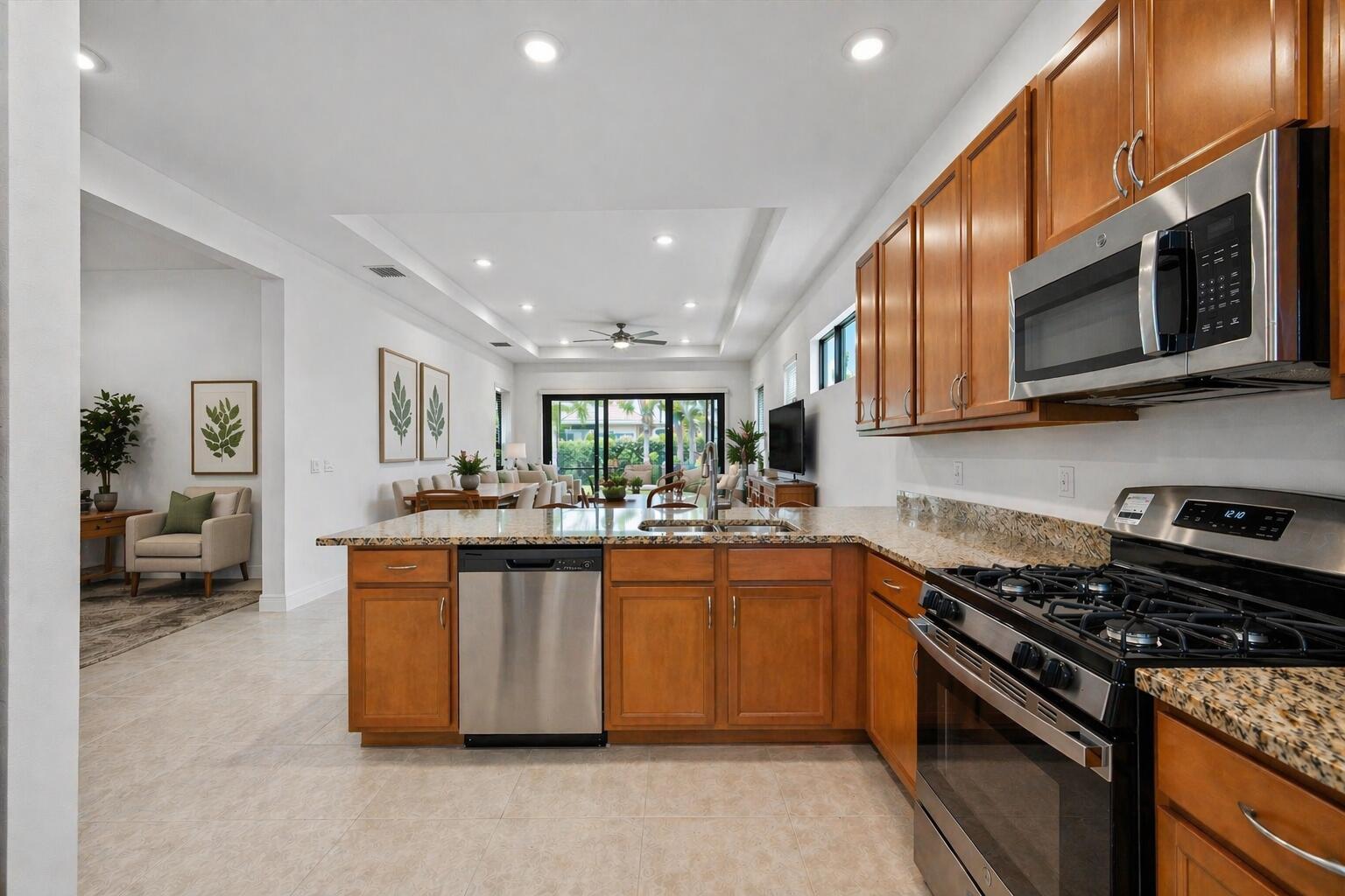 CRESSWIND PALM BEACH - Residential