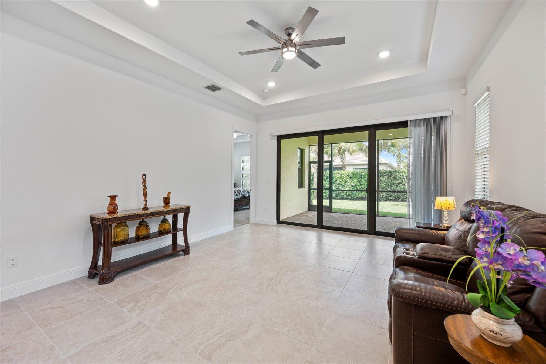 CRESSWIND PALM BEACH - Residential