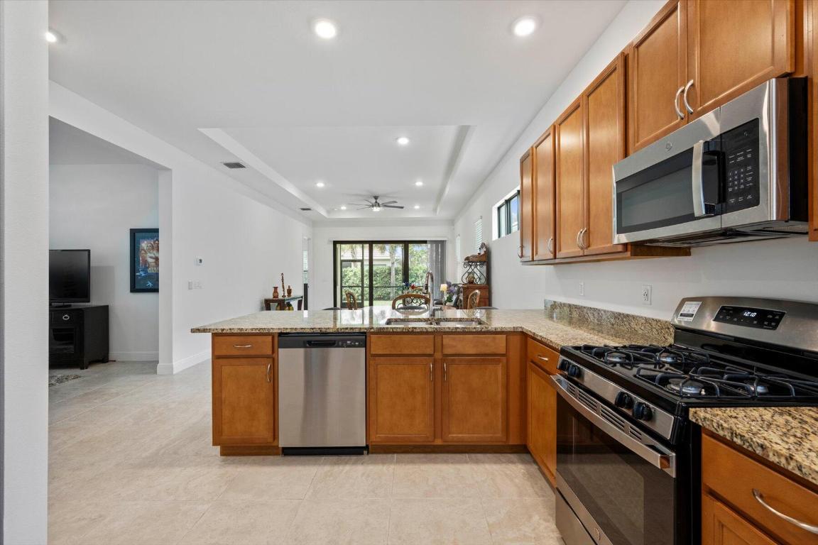 CRESSWIND PALM BEACH - Residential