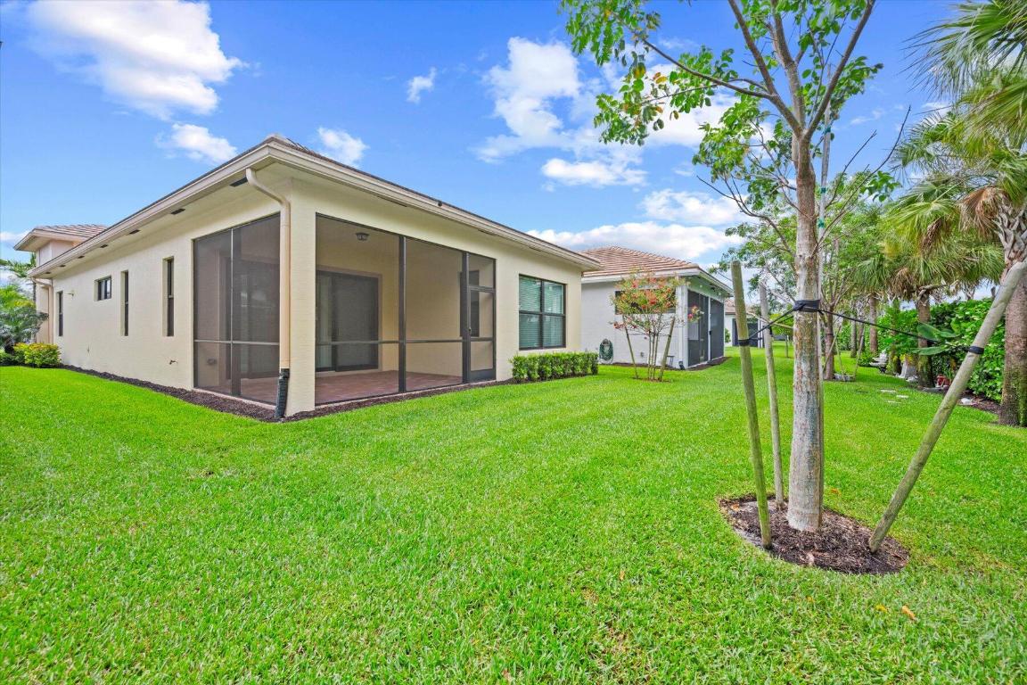 CRESSWIND PALM BEACH - Residential