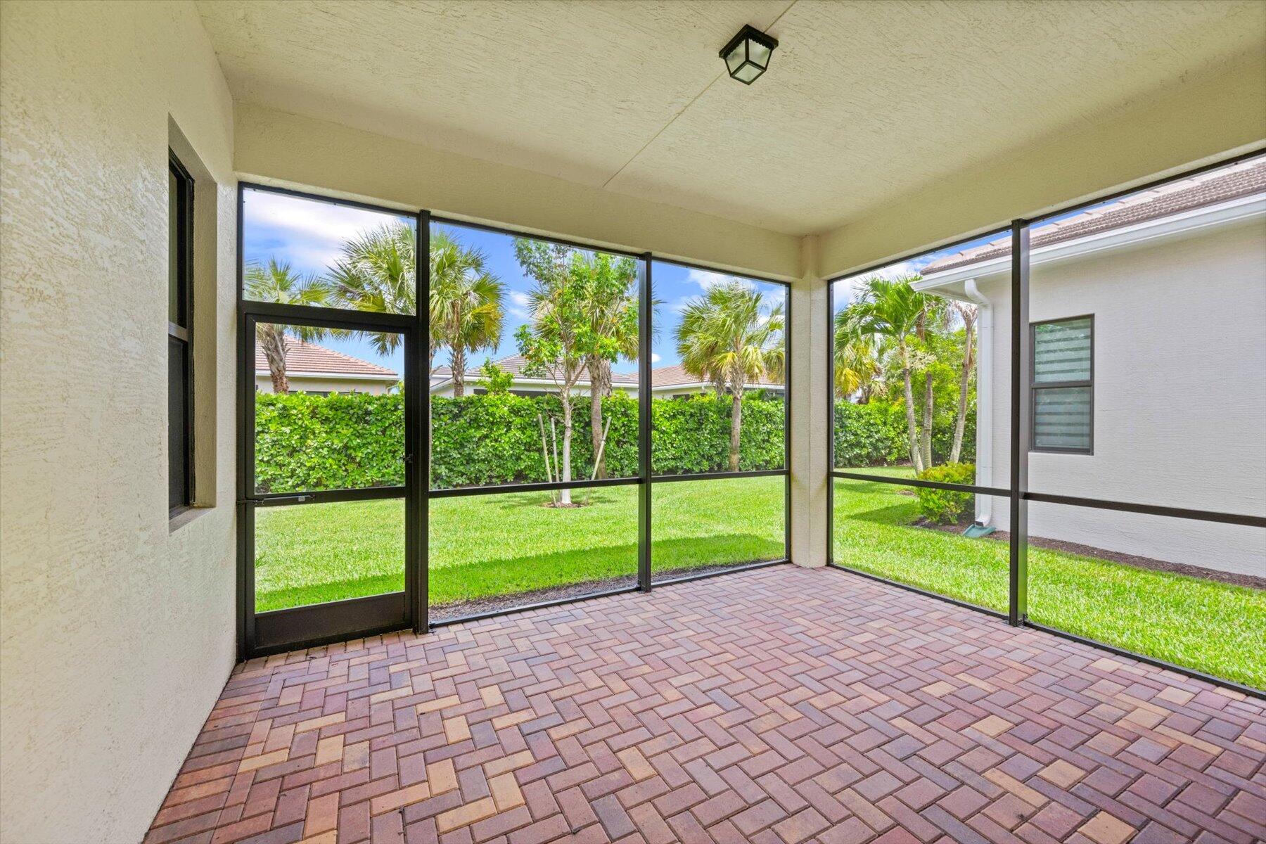 CRESSWIND PALM BEACH - Residential