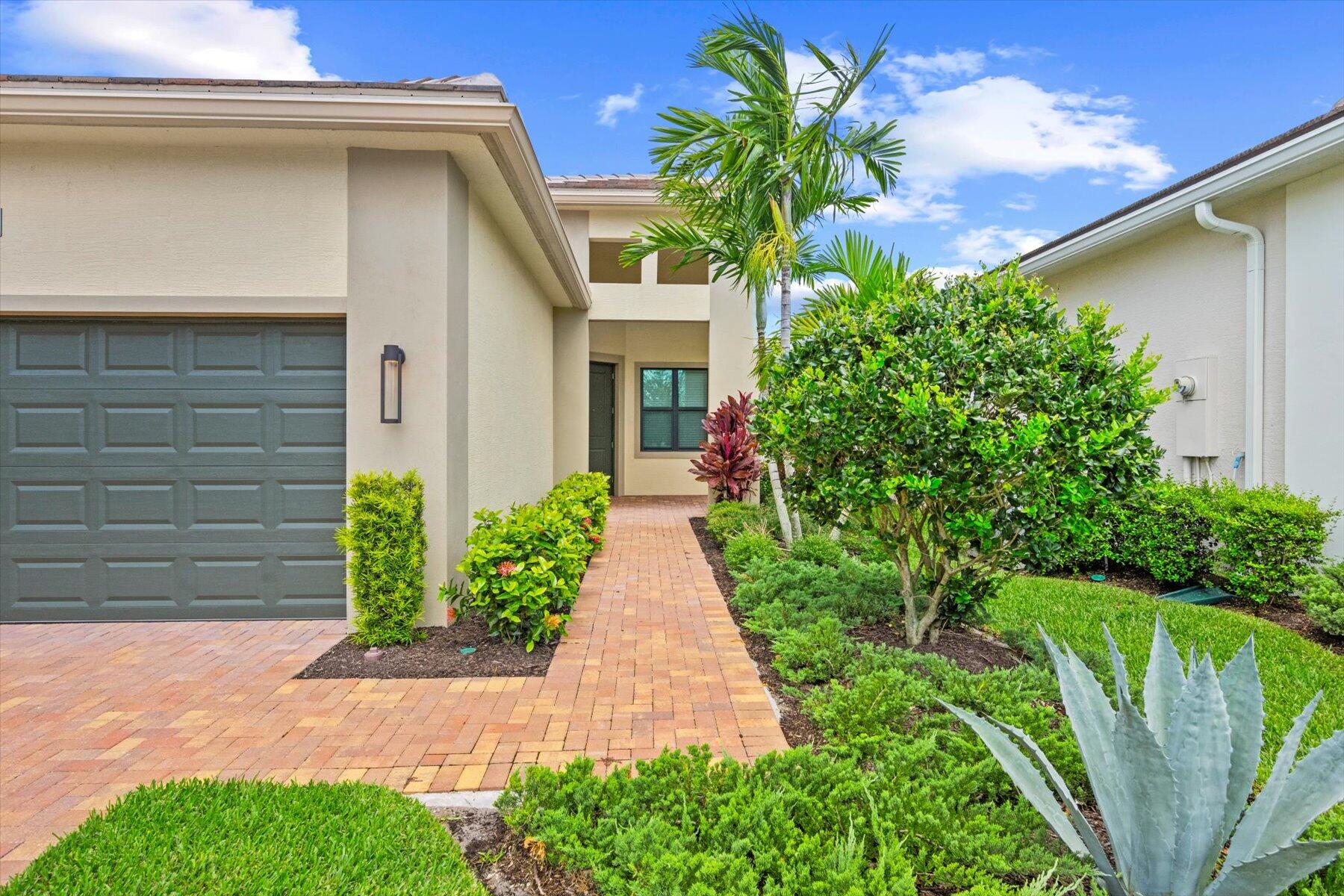 CRESSWIND PALM BEACH - Residential