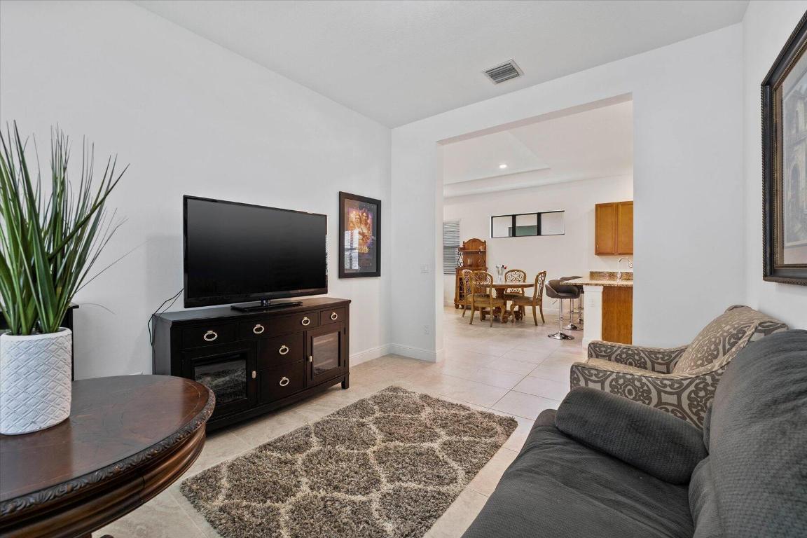 CRESSWIND PALM BEACH - Residential