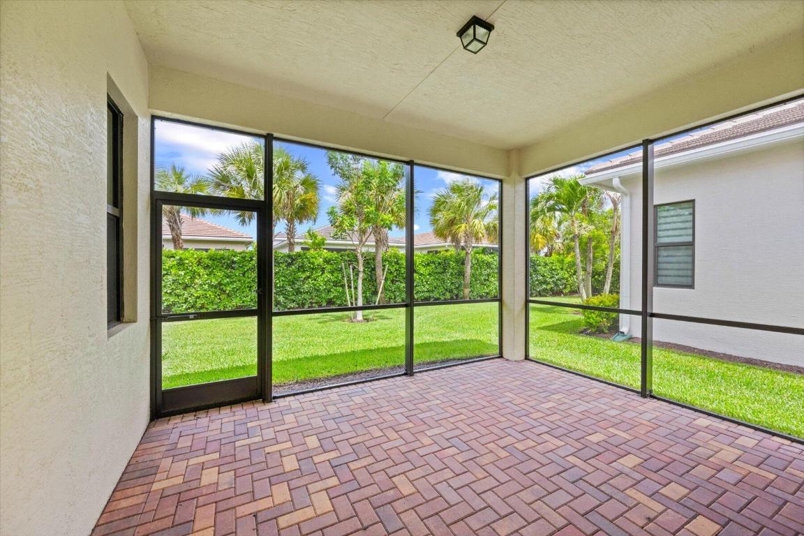 CRESSWIND PALM BEACH - Residential