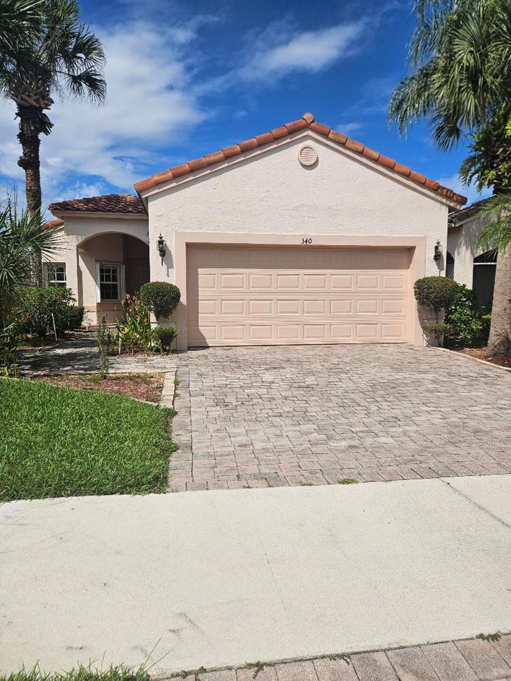 Photo of 340 NW Breezy Point Loop, Port Saint Lucie, FL 34986 (MLS # R11138762)