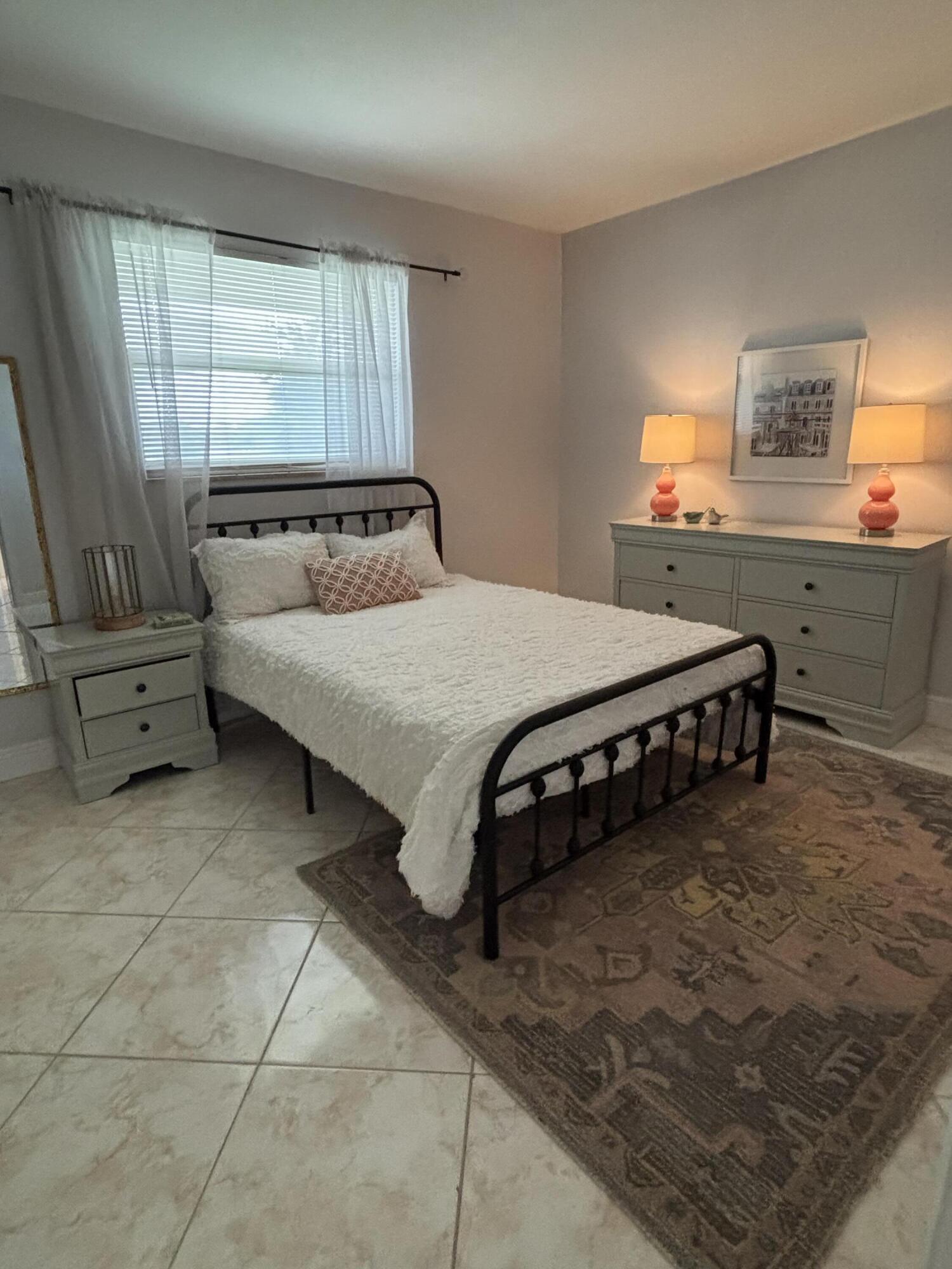 EARMAN VILLAS CONDO - Residential Lease