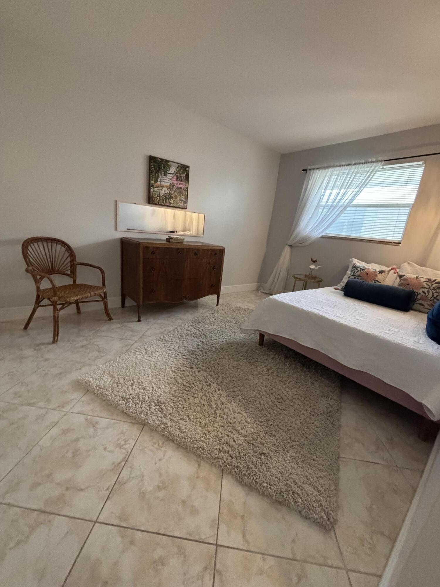 EARMAN VILLAS CONDO - Residential Lease