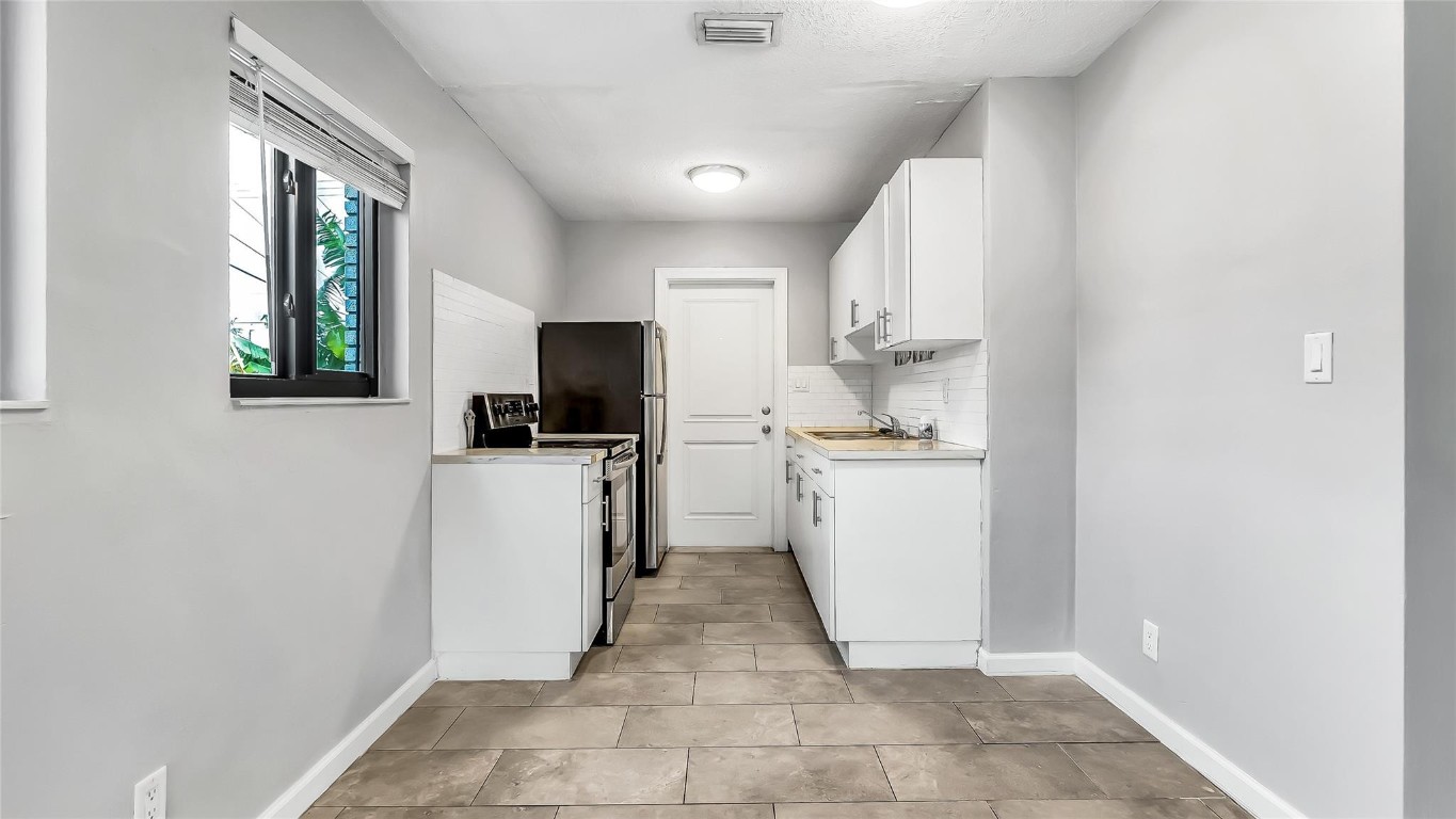 Woodlawn 11-28 B - Residential Income