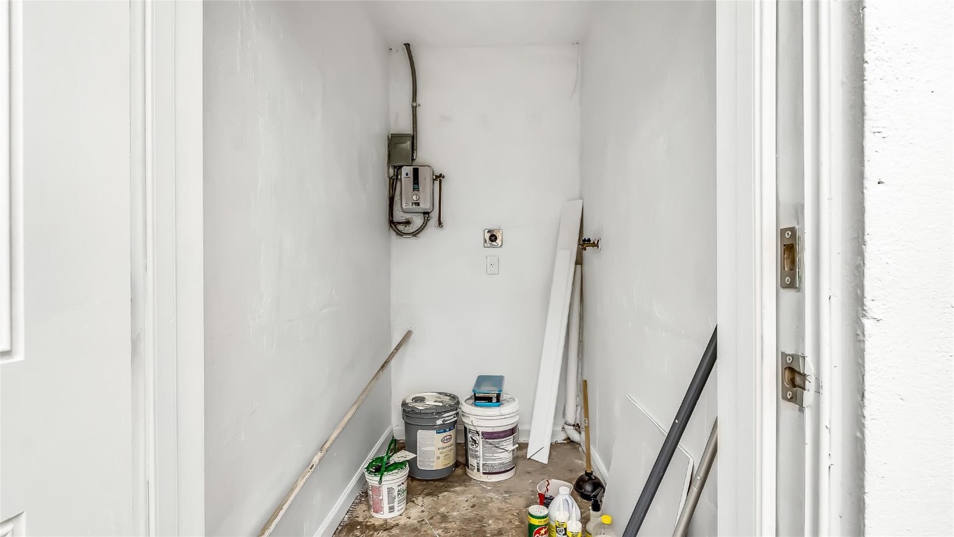 Woodlawn 11-28 B - Residential Income