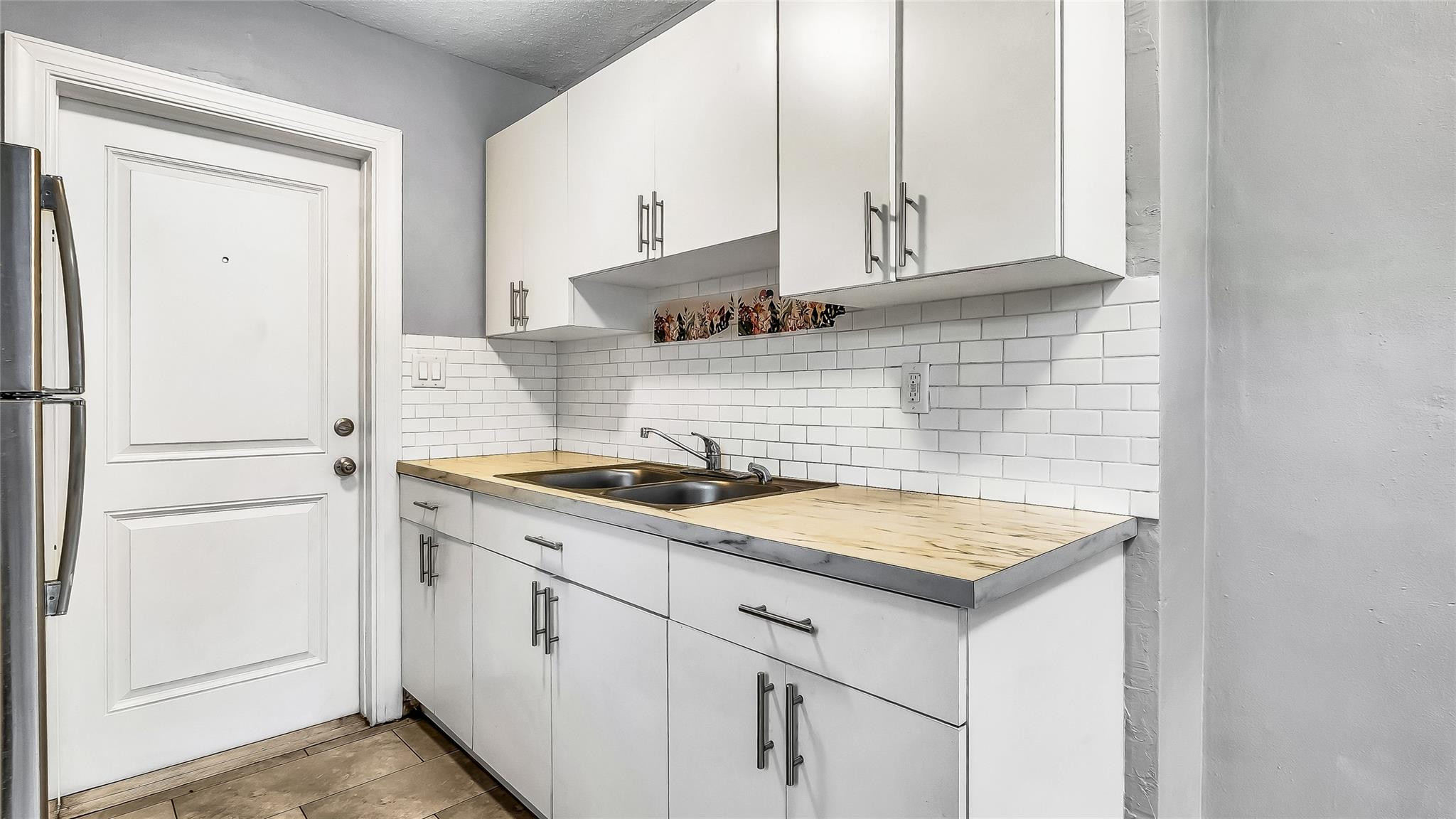 Woodlawn 11-28 B - Residential Income