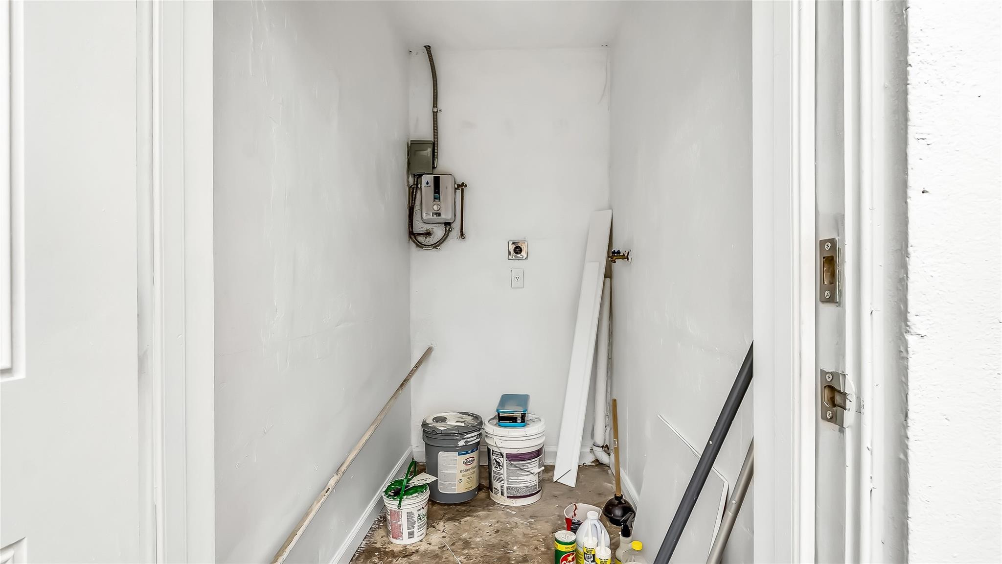 Woodlawn 11-28 B - Residential Income