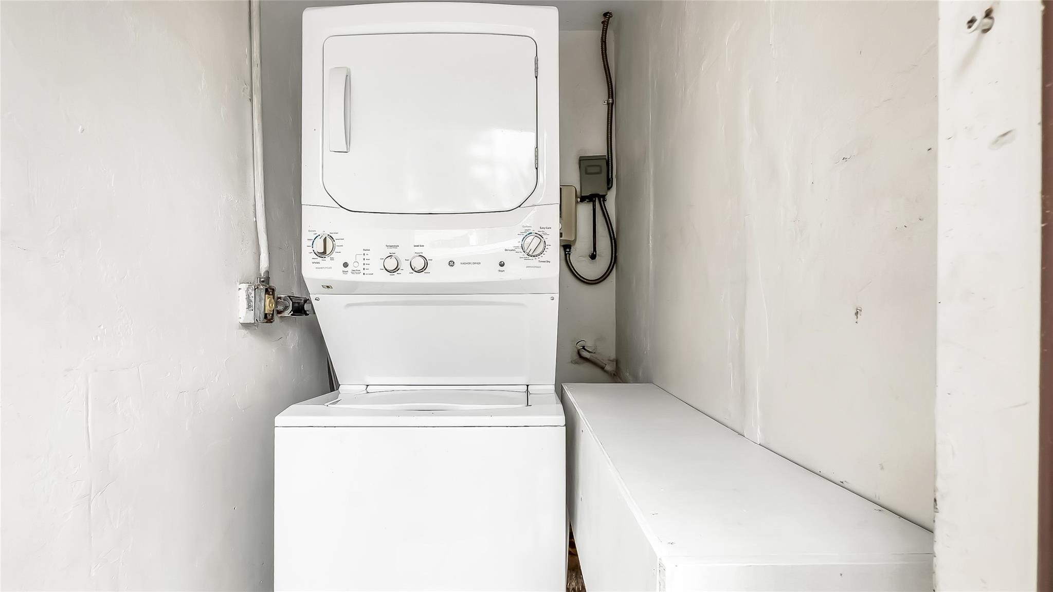 Woodlawn 11-28 B - Residential Income